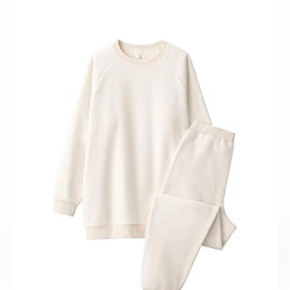 Muji women’s smooth fleece ivory loungewear sweatshirt. WARM and so soft. - Picture 4 of 8